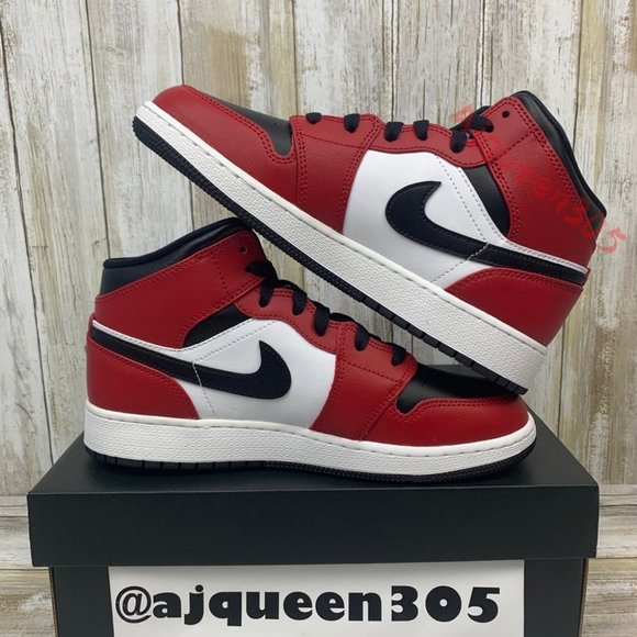 Air Jordan 1 Mid Chicago Toe GS - Picture 3 of 6